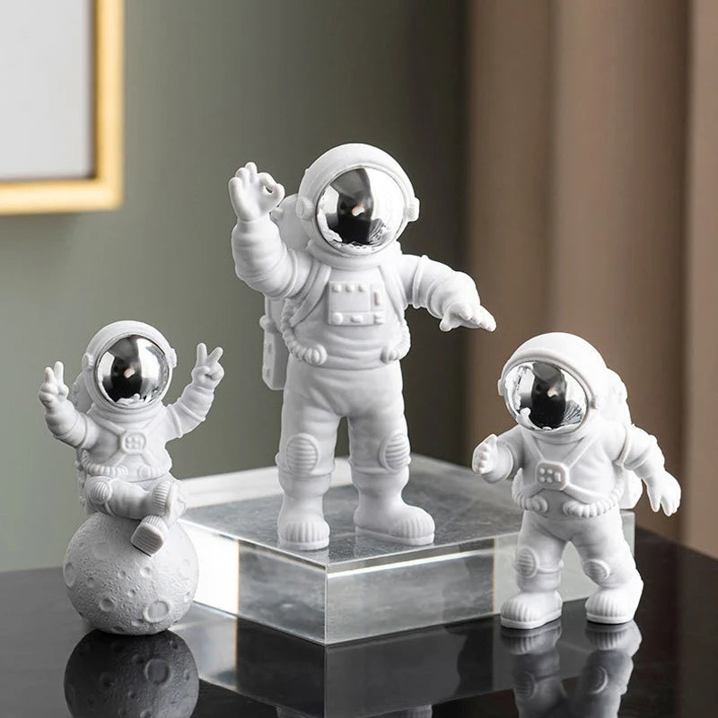 Metamoon 3Pcs Creative Resin Astronaut Ornament Figure Statue Spaceman Desktop Decor Modeling Kids Gift Home Decoration