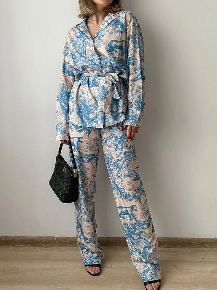 Chic Printed Two-Piece Women’s Suit with Belt