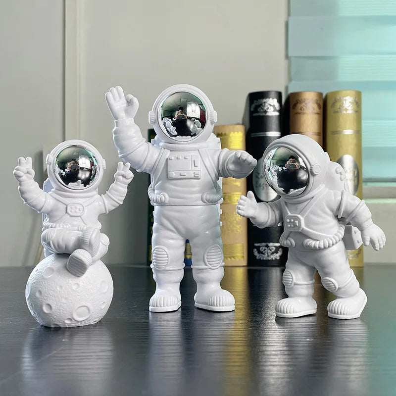 Metamoon 3Pcs Creative Resin Astronaut Ornament Figure Statue Spaceman Desktop Decor Modeling Kids Gift Home Decoration