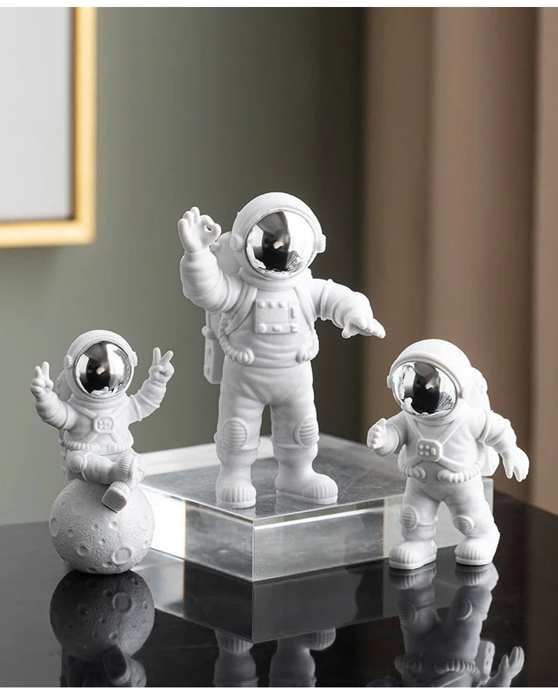 Metamoon 3Pcs Creative Resin Astronaut Ornament Figure Statue Spaceman Desktop Decor Modeling Kids Gift Home Decoration