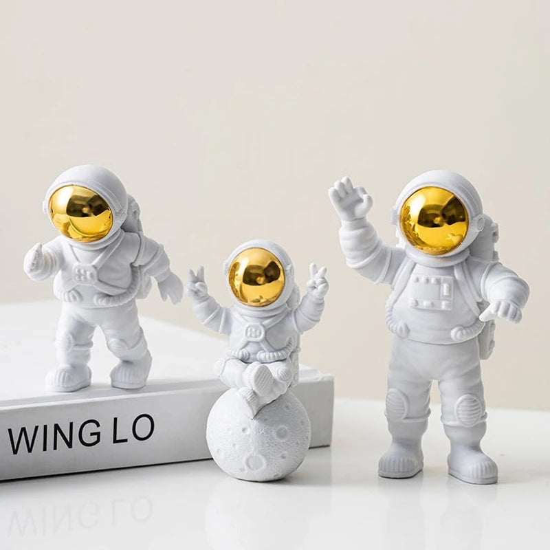 Metamoon 3Pcs Creative Resin Astronaut Ornament Figure Statue Spaceman Desktop Decor Modeling Kids Gift Home Decoration